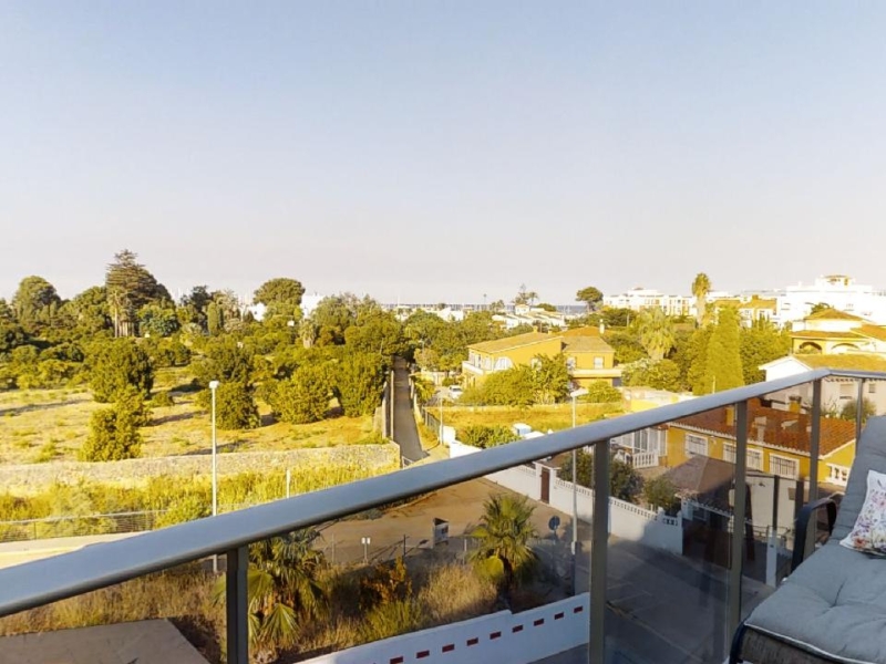 Unique very large penthouse near the sea in Denia