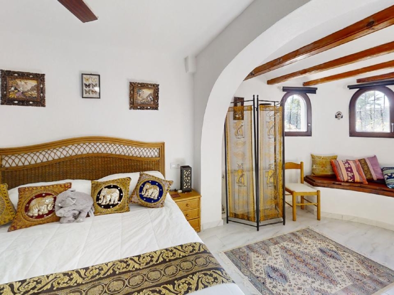 Spacious 6 bedroom villa on the Montgo, Javea