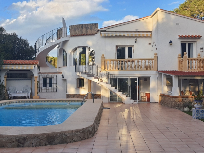 Villa for sale in Benitachell Cumbre del Sol Costa Blanca, Spain