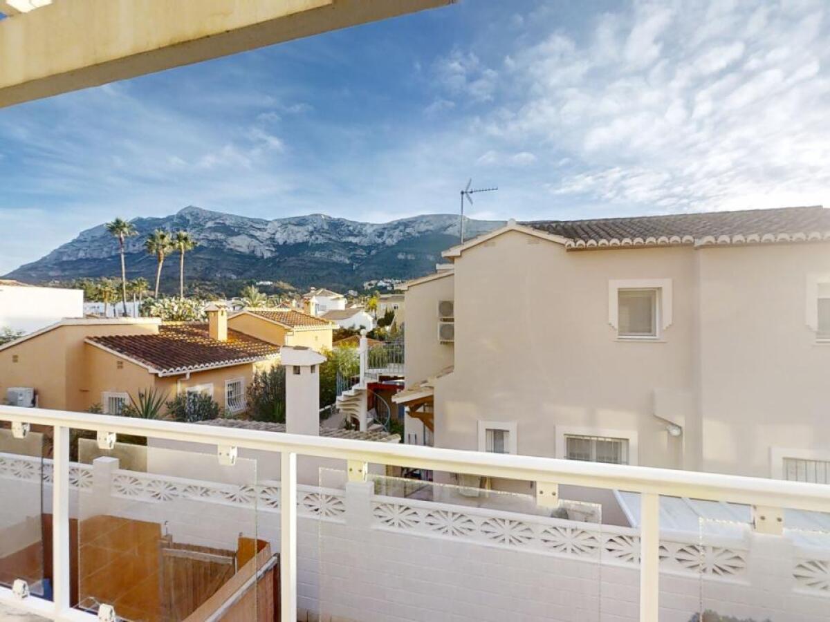 3 bed townhouse close to Denia centre