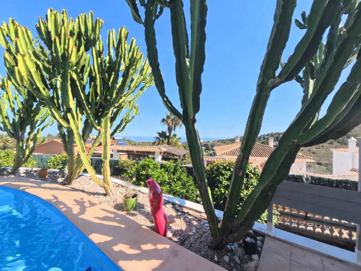 Fabulous 2‑Bedroom Villa with Sea Views in La Florida, Dénia