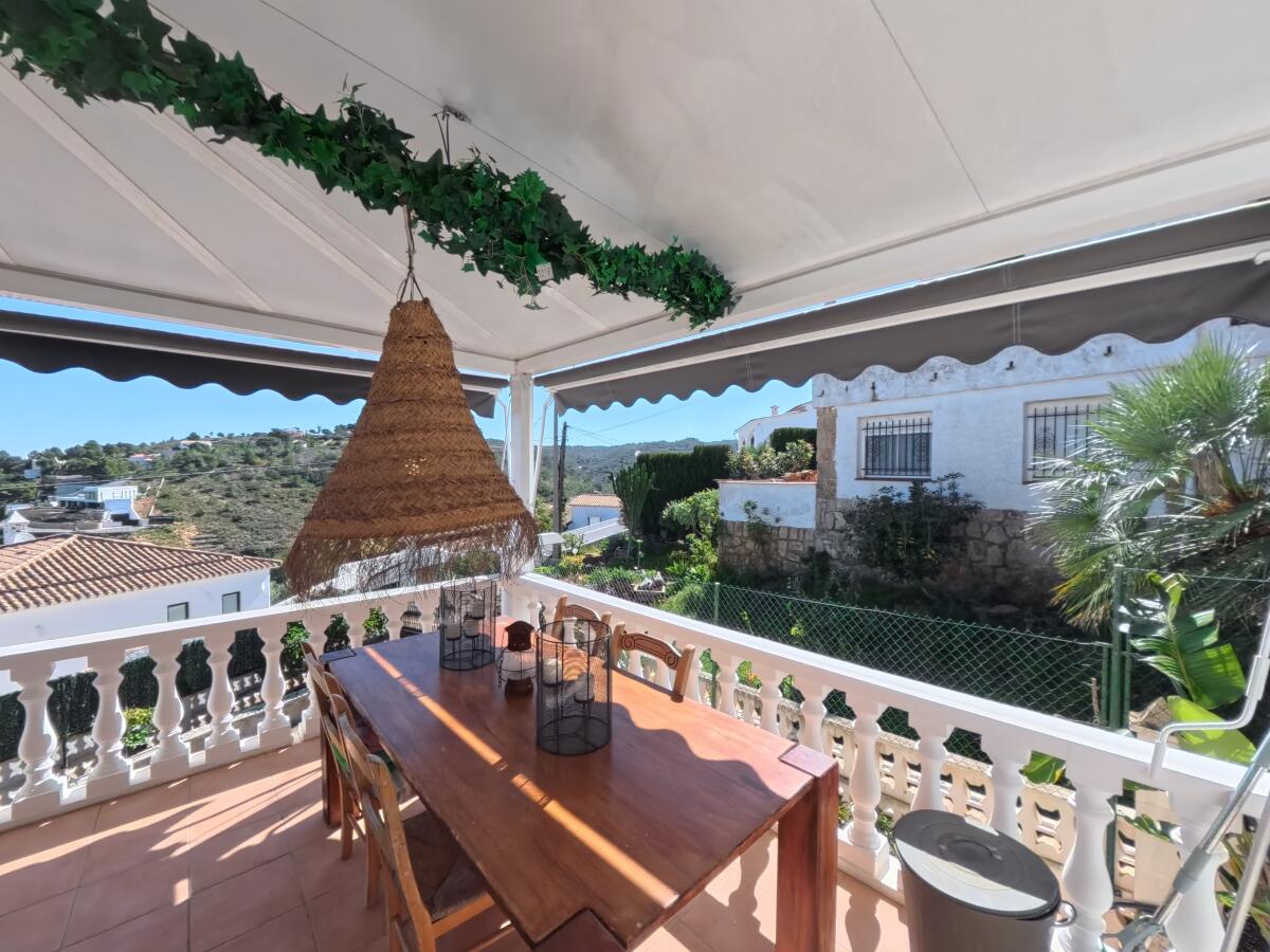 Fabulous 2‑Bedroom Villa with Sea Views in La Florida, Dénia