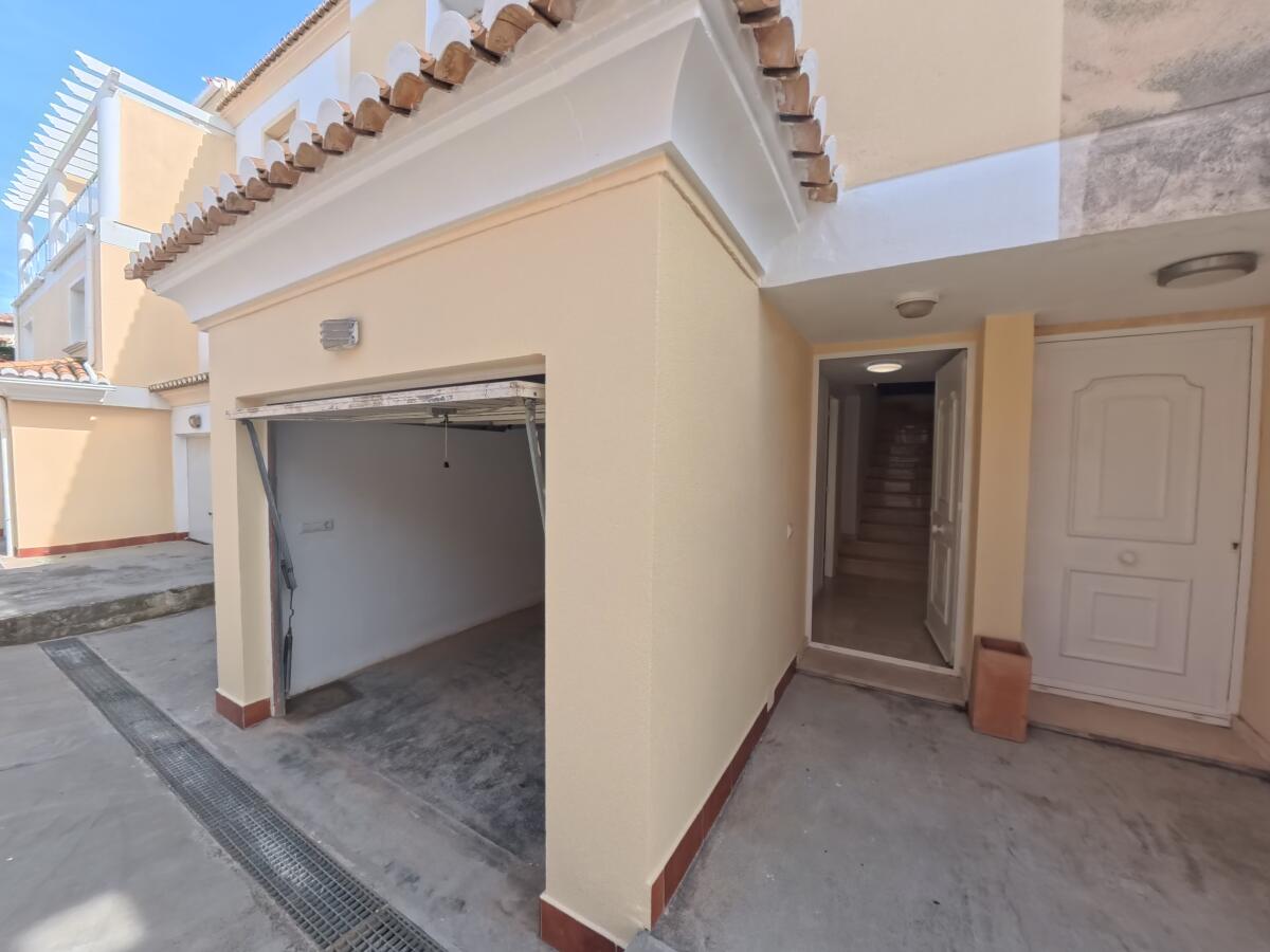 Move‑In Ready 3 Bedroom Home Near Town Centre