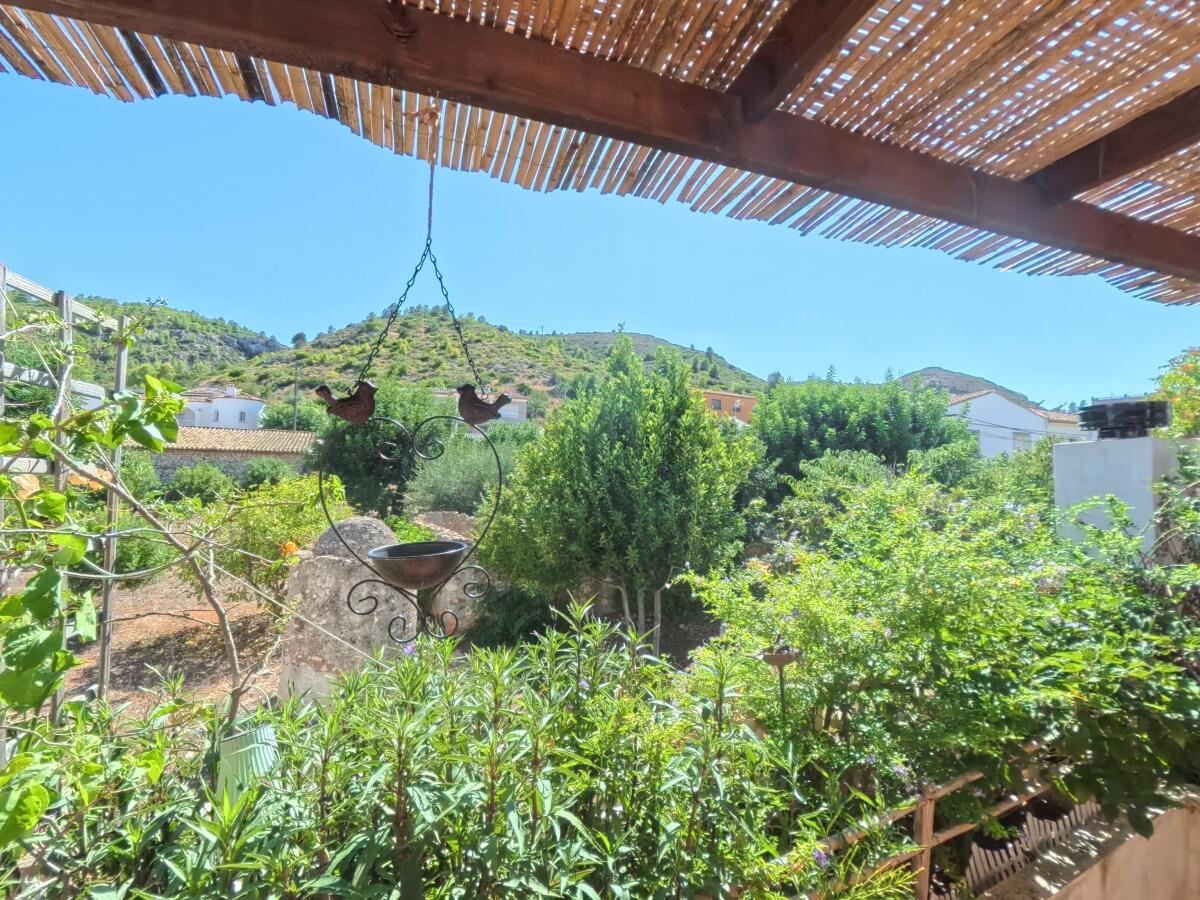 Modern Townhouse with Solar, A/C and Rooftop Patio