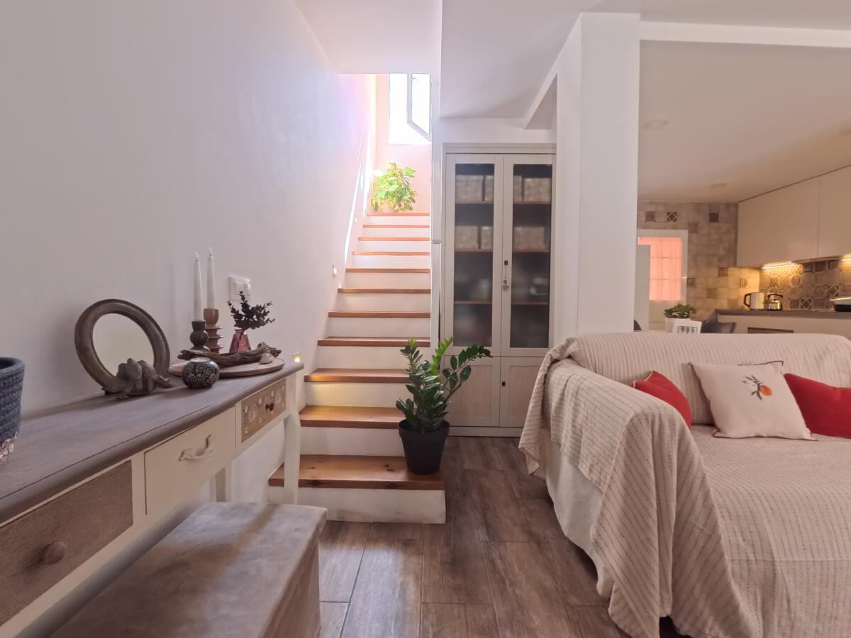 Modern Townhouse with Solar, A/C and Rooftop Patio