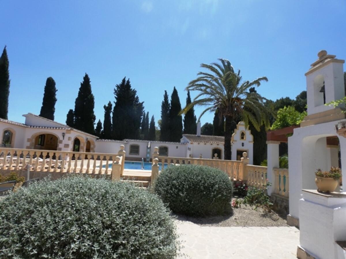 Villa 8 Bedrooms for sale in Pedreguer