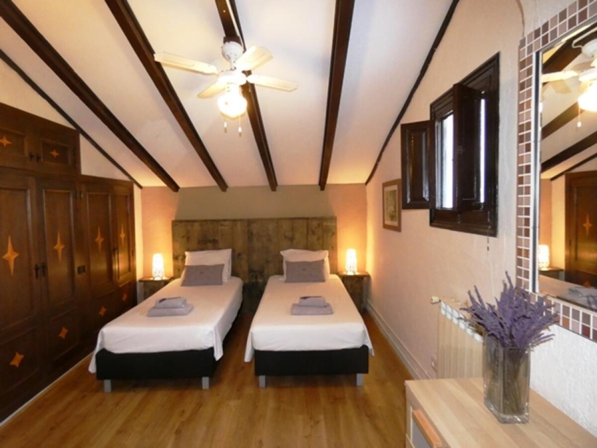 Villa 8 Bedrooms for sale in Pedreguer