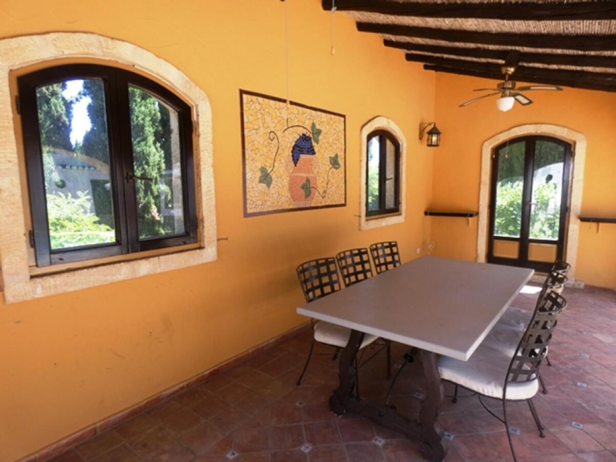 Villa 8 Bedrooms for sale in Pedreguer