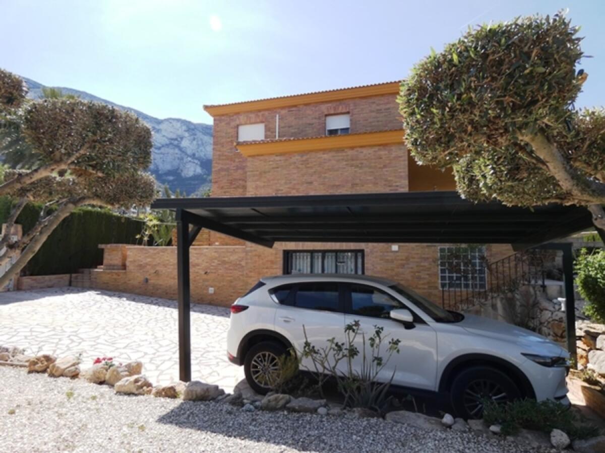 Villa 5 Bedrooms for sale in Denia