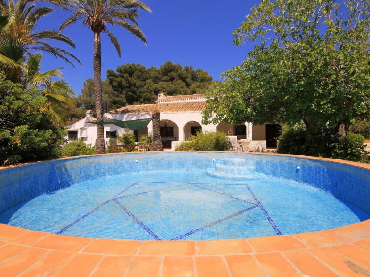Commercial 5 Bedrooms for sale in Javea