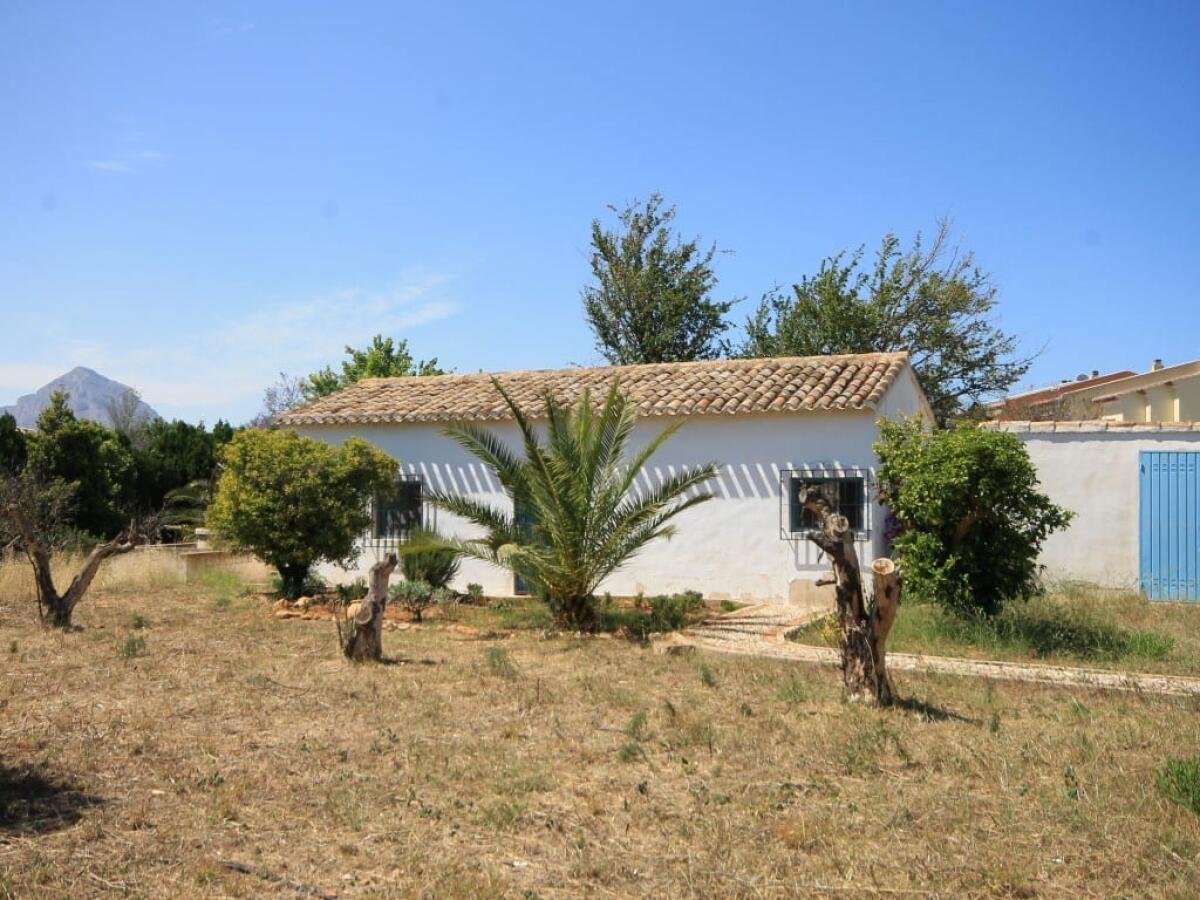 Commercial 5 Bedrooms for sale in Javea