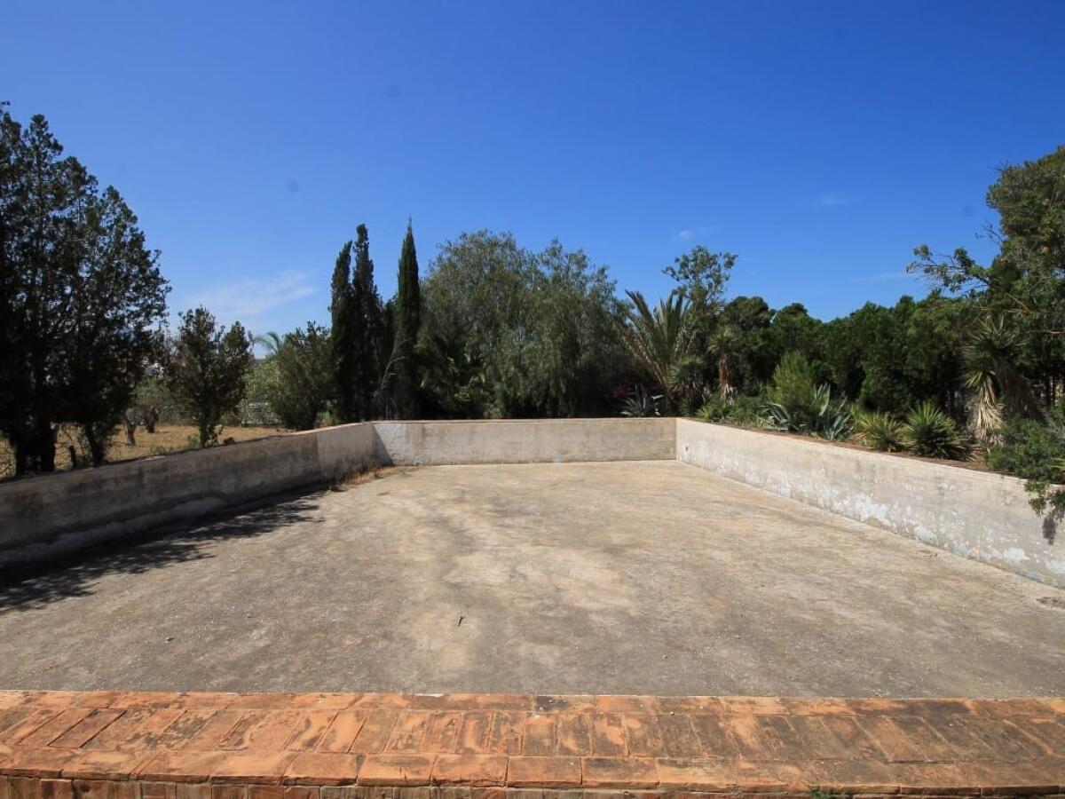 Commercial 5 Bedrooms for sale in Javea