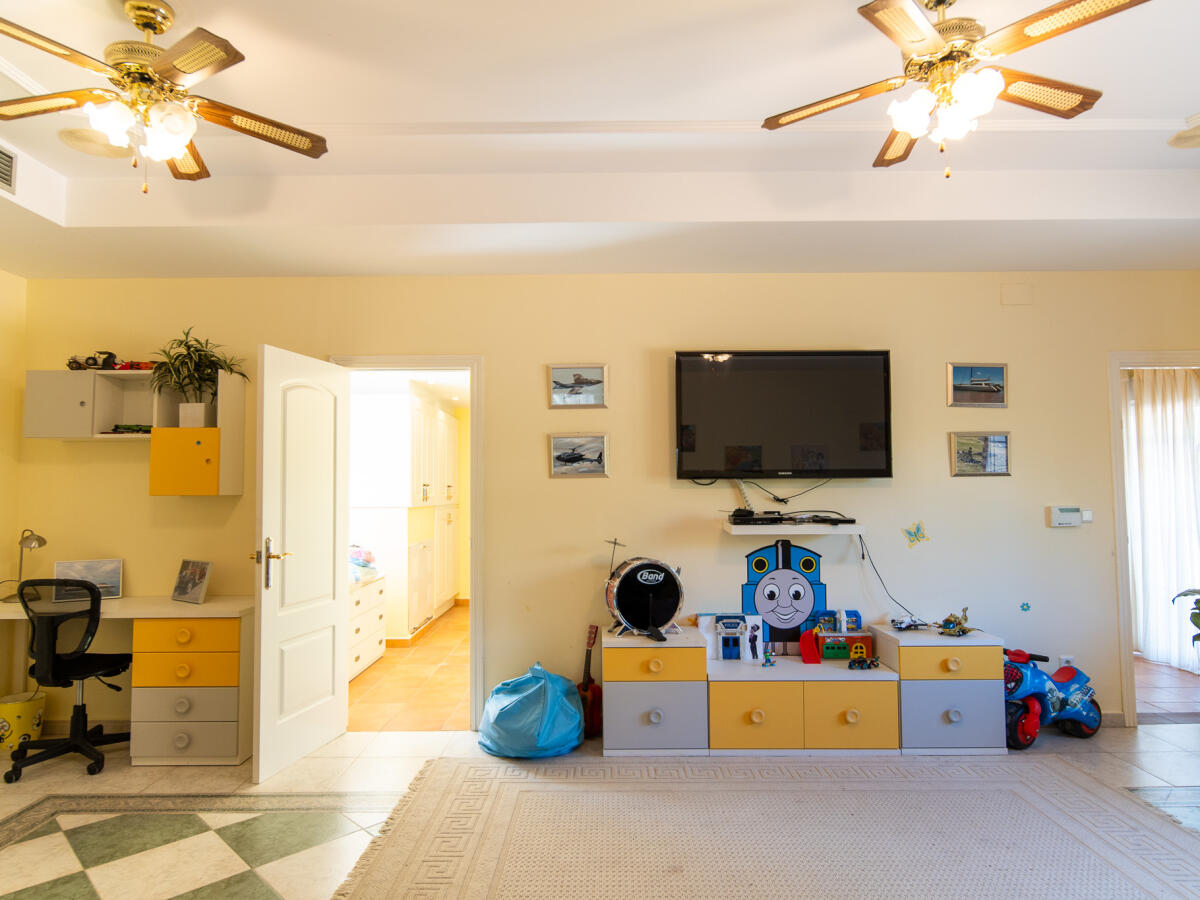 Villa 8 Bedrooms for sale in Javea Montgó