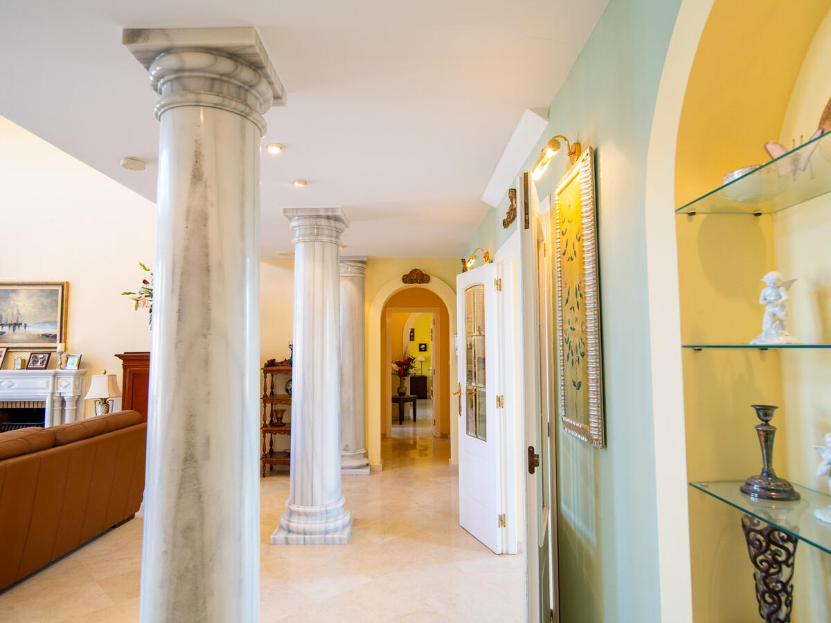 Villa 8 Bedrooms for sale in Javea Montgó