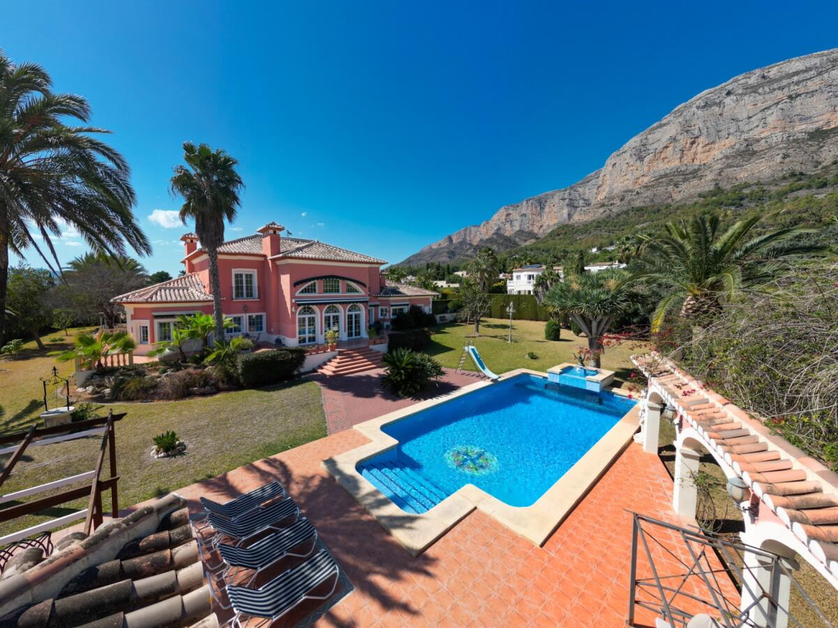 Villa 8 Bedrooms for sale in Javea Montgó