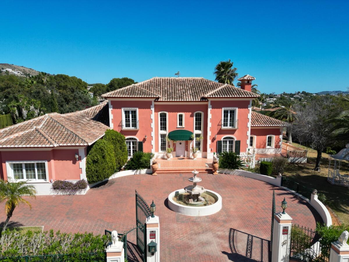 Villa 8 Bedrooms for sale in Javea Montgó