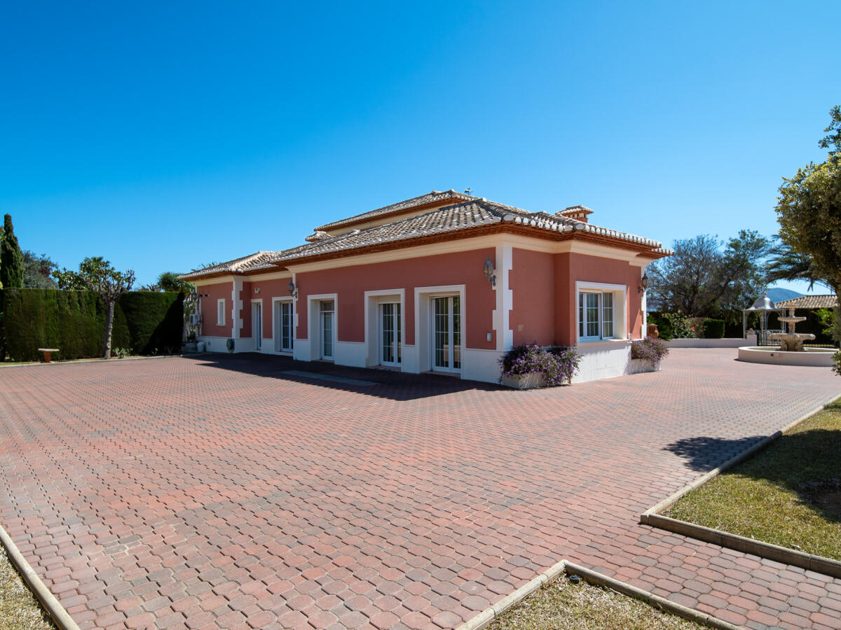 Villa 8 Bedrooms for sale in Javea Montgó