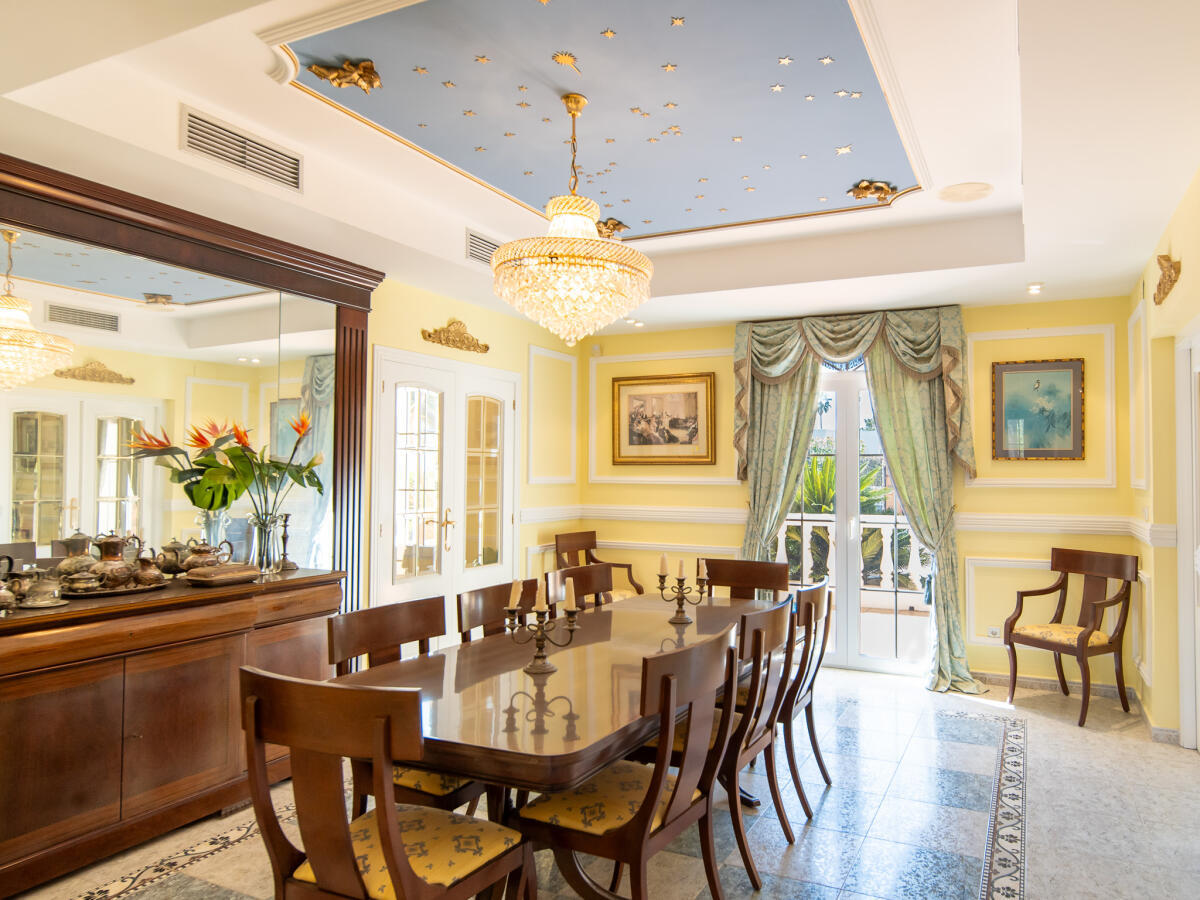 Villa 8 Bedrooms for sale in Javea Montgó