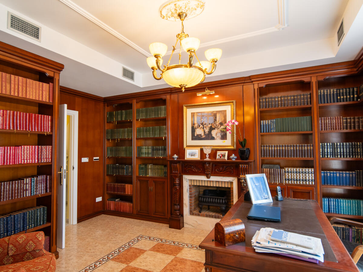 Villa 8 Bedrooms for sale in Javea Montgó