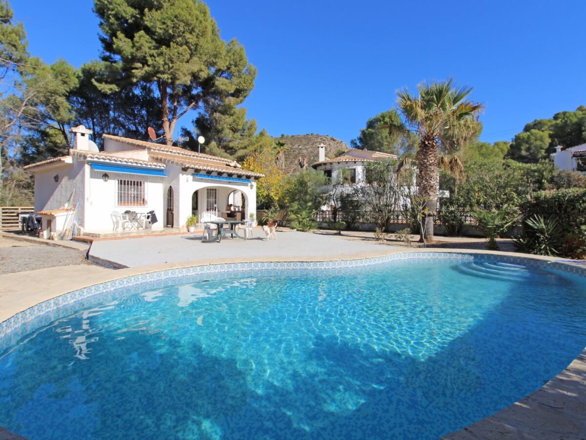 Villa 2 Bedrooms for sale in Moraira El Portet