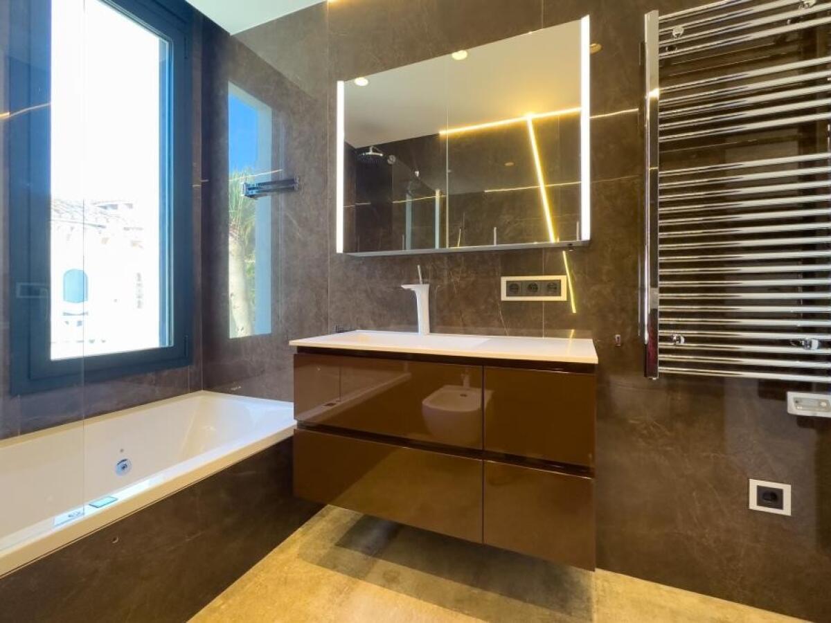 Villa 4 Bedrooms for sale in Calpe