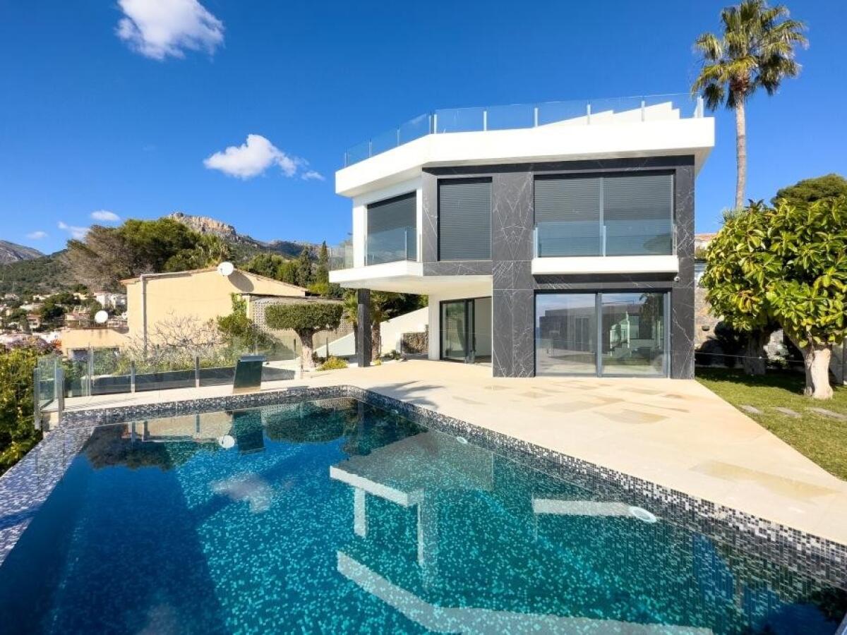 Villa 4 Bedrooms for sale in Calpe
