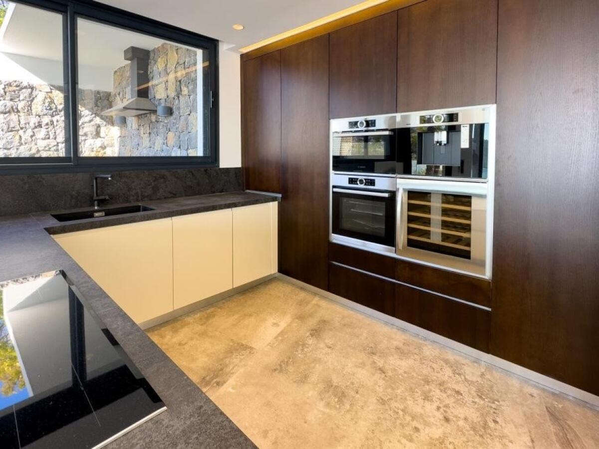 Villa 4 Bedrooms for sale in Calpe