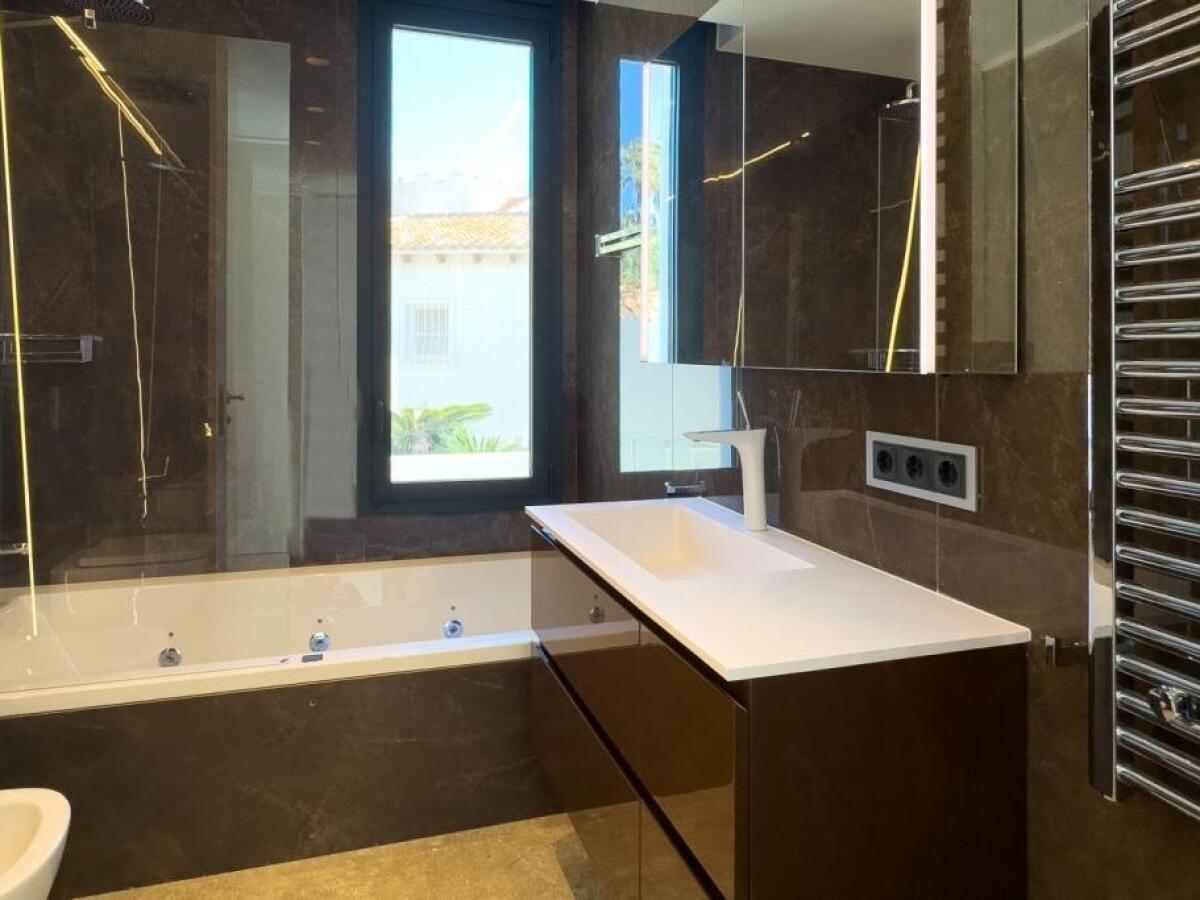 Villa 4 Bedrooms for sale in Calpe