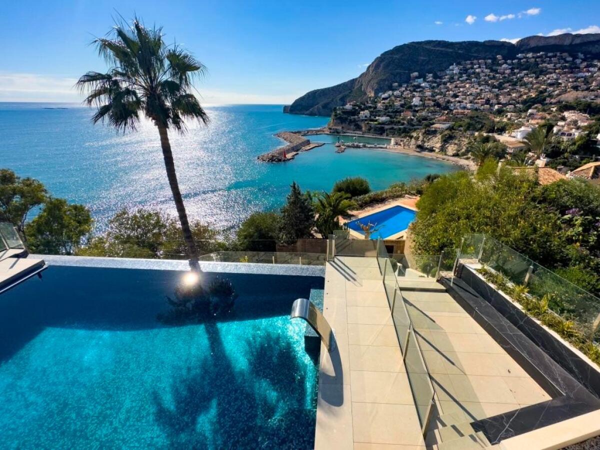 Villa 4 Bedrooms for sale in Calpe