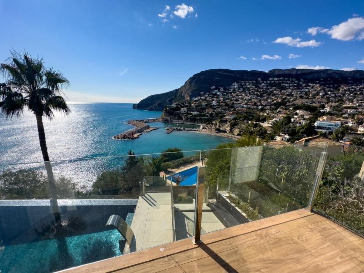 Villa 4 Bedrooms for sale in Calpe