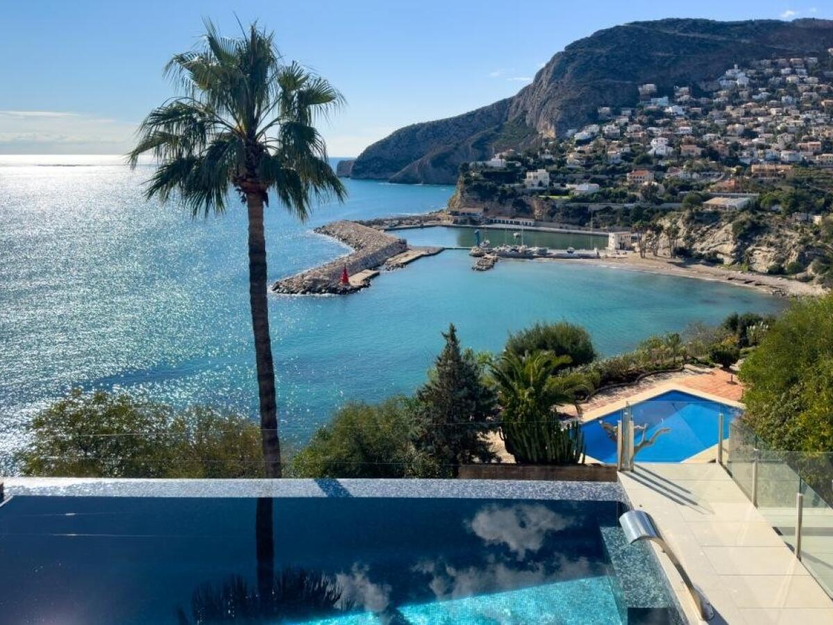 Villa 4 Bedrooms for sale in Calpe