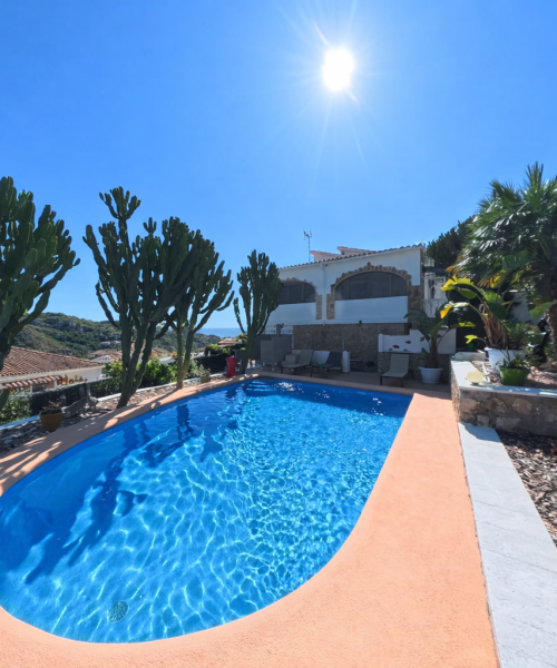 Fabulous 2‑Bedroom Villa with Sea Views in La Florida, Dénia